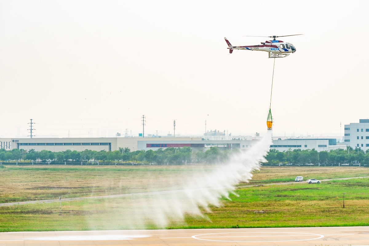 AC311A举行航行预演。。。。。。摄影：岳书华-1